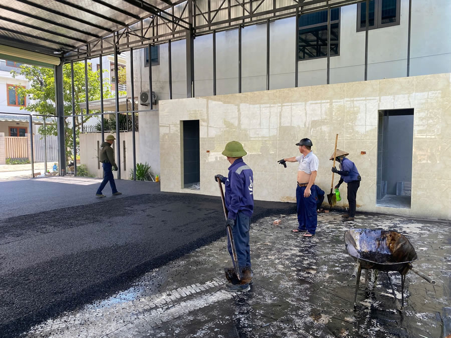 Thi Công Trải Thảm Nhựa Đường Bê Tông Nguội Asphalt
